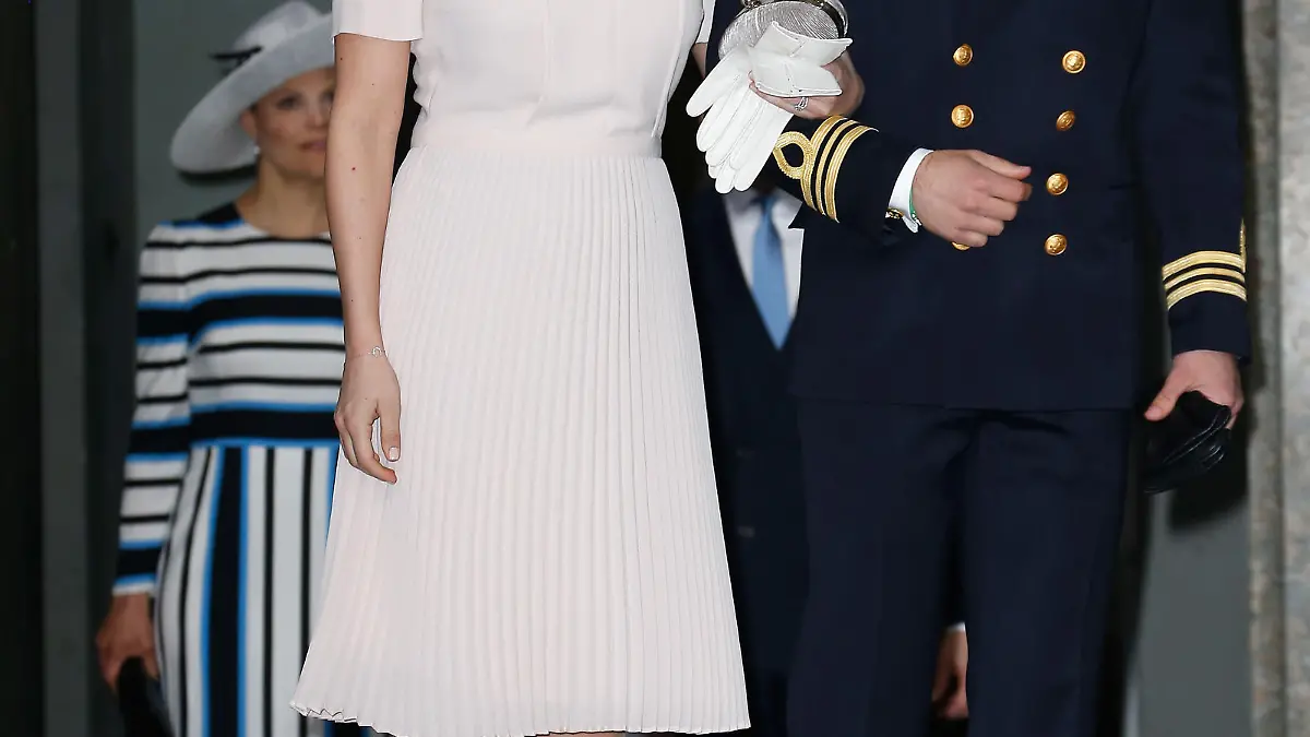 STOCKHOLM, SWEDEN - APRIL 30:  Princess Sofia, Duchess of Vaermland and Prince Carl Philip of Sweden arrive at the Royal Palace to attend Te Deum Thanksgiving Service to celebrate the 70th birthday of King Carl Gustaf of Sweden on April 30, 2016 in Stockholm, Sweden.  (Photo by Luca Teuchmann/Getty Images)