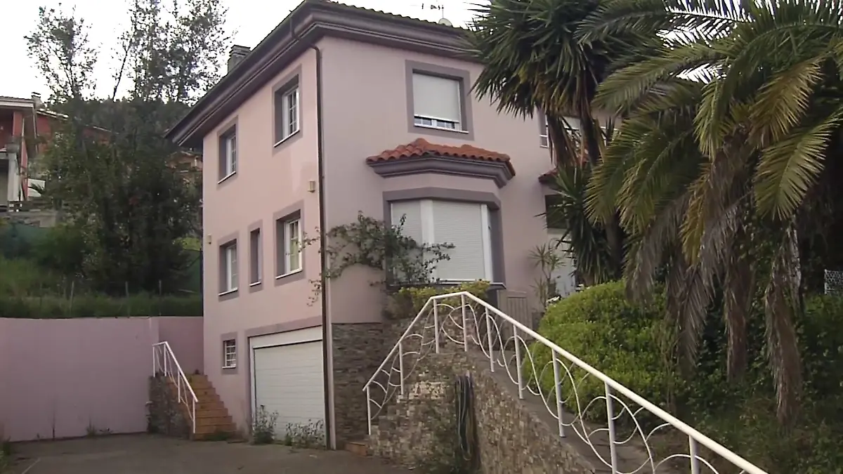 In einem Haus im nordspanischen Oviedo sollen deutsche Eltern ihre Kinder eingesperrt haben. 