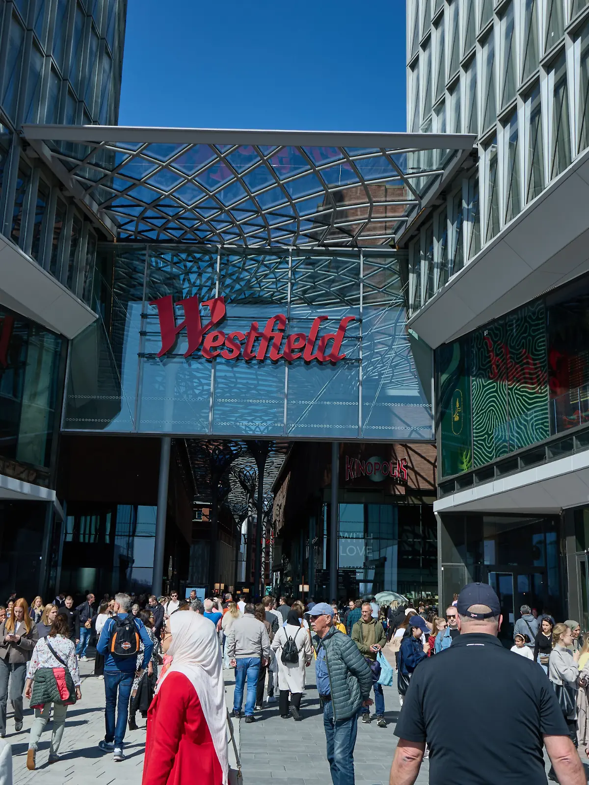 Bild zu: "(Kl)oh nein! - Mann in Hamburger Mega-Mall auf Toilette eingesperrt"