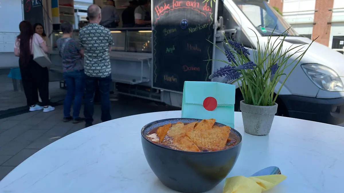 Jeden Mittwoch steht der Foodtruck in Erftstadt.