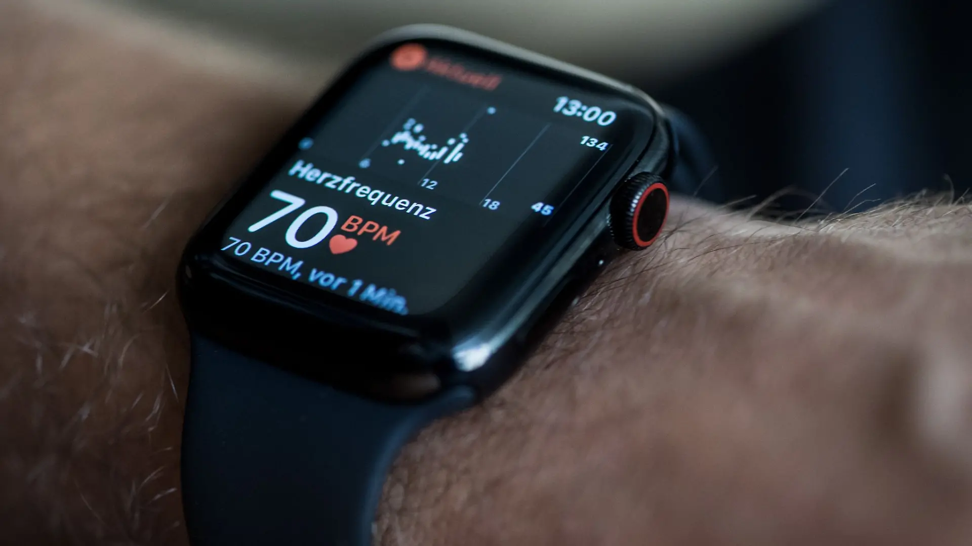 Vor allem bei der Herzfrequenz-Messung kommt es bei Smartwatches oft zu Abweichungen und Ungenauigkeiten.