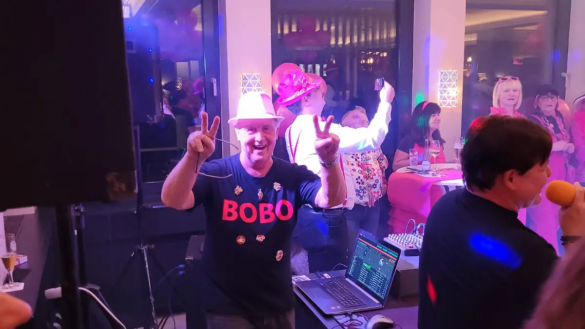Bobo, der beliebte DJ aus Rheinland-Pfalz könnte mit fast 70 Jahren nochmal ein Ballermann-Comeback feiern. Er bewertet die Malle-Hits, die aktuell in Deutschland gespielt werden