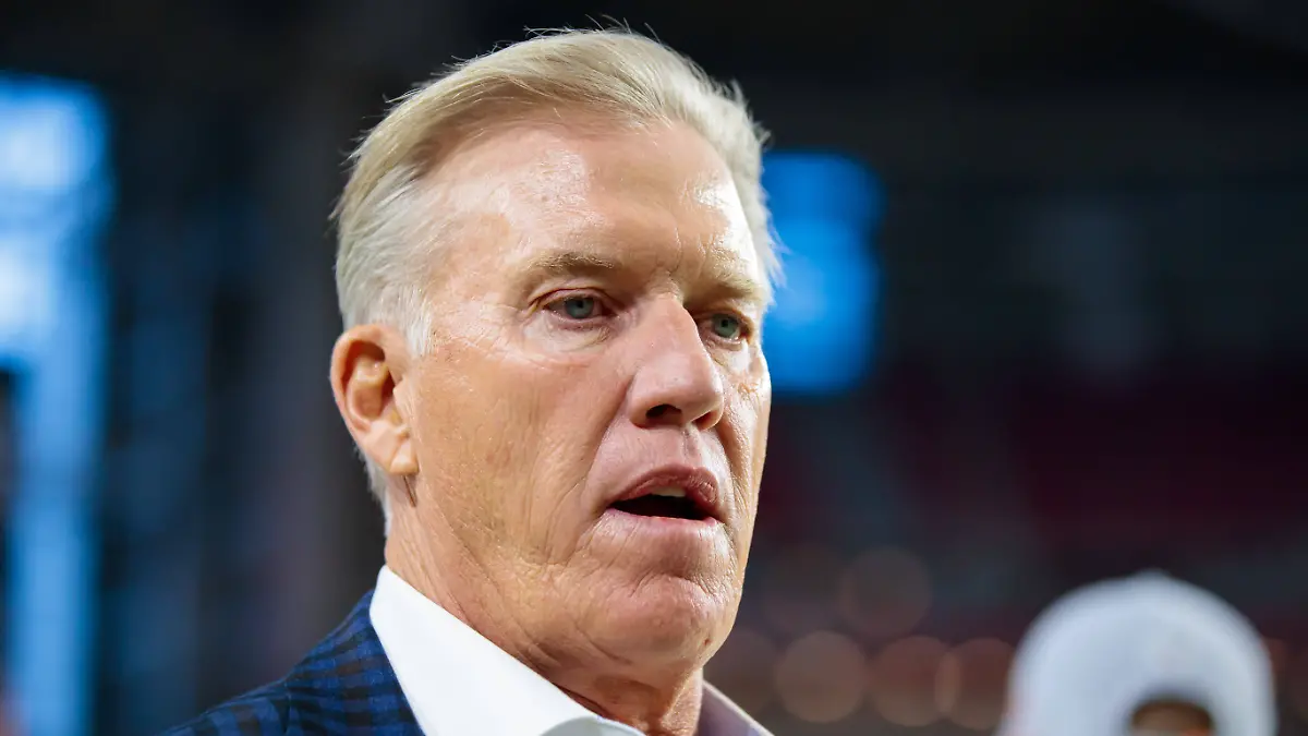 John Elway während der Partie der Denver Broncos at Arizona Cardinals am 30. August 2018 in Glendale, Arizona.