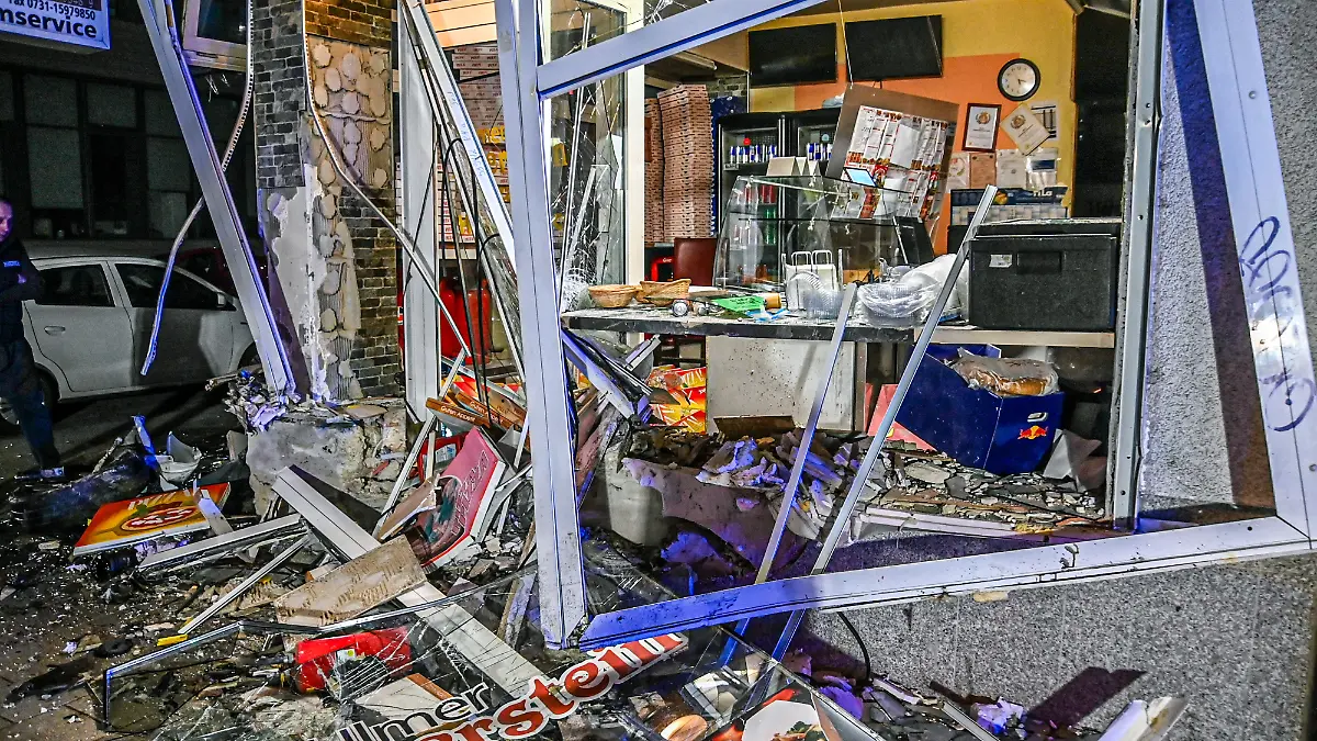 Die Pizzeria liegt in Trümmern