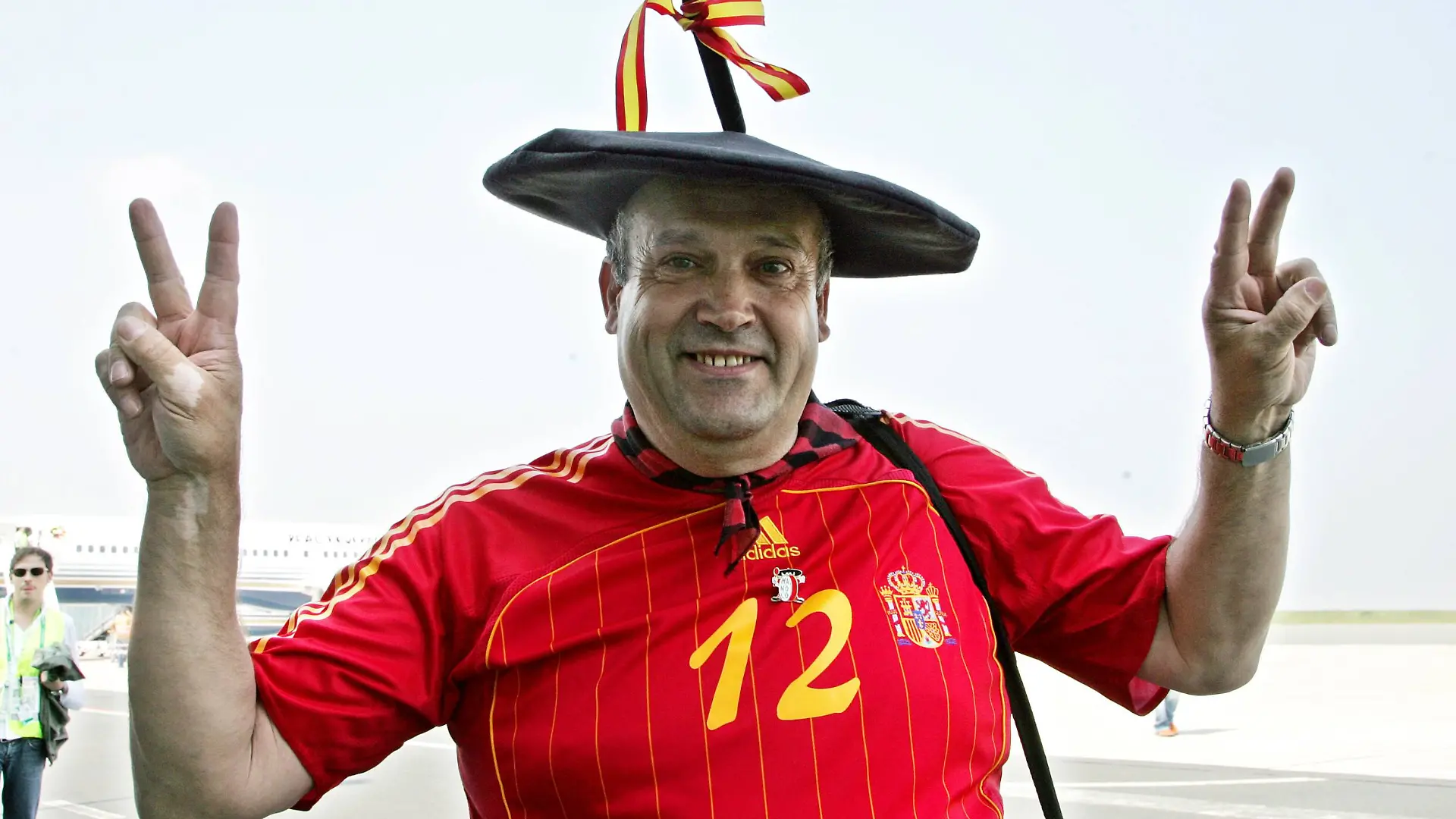 Manolo bei seiner Ankunft zur Fußball-WM 2006 in Deutschland. 
