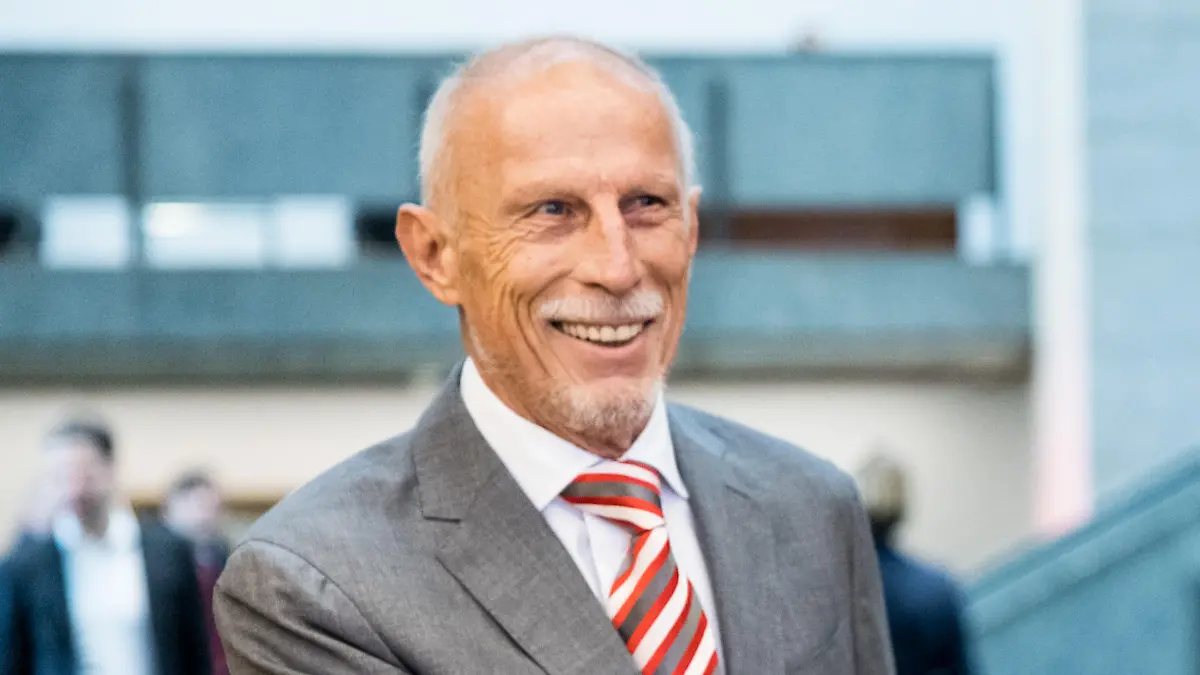 Christoph Daum, Dr. Werner Wolf (Praesident 1. FC Koeln) 75 Jahre 1. FC Koeln - Eintragung ins Goldene Buch der Stadt, Koeln, Rathaus *** Local Caption *** 00680962