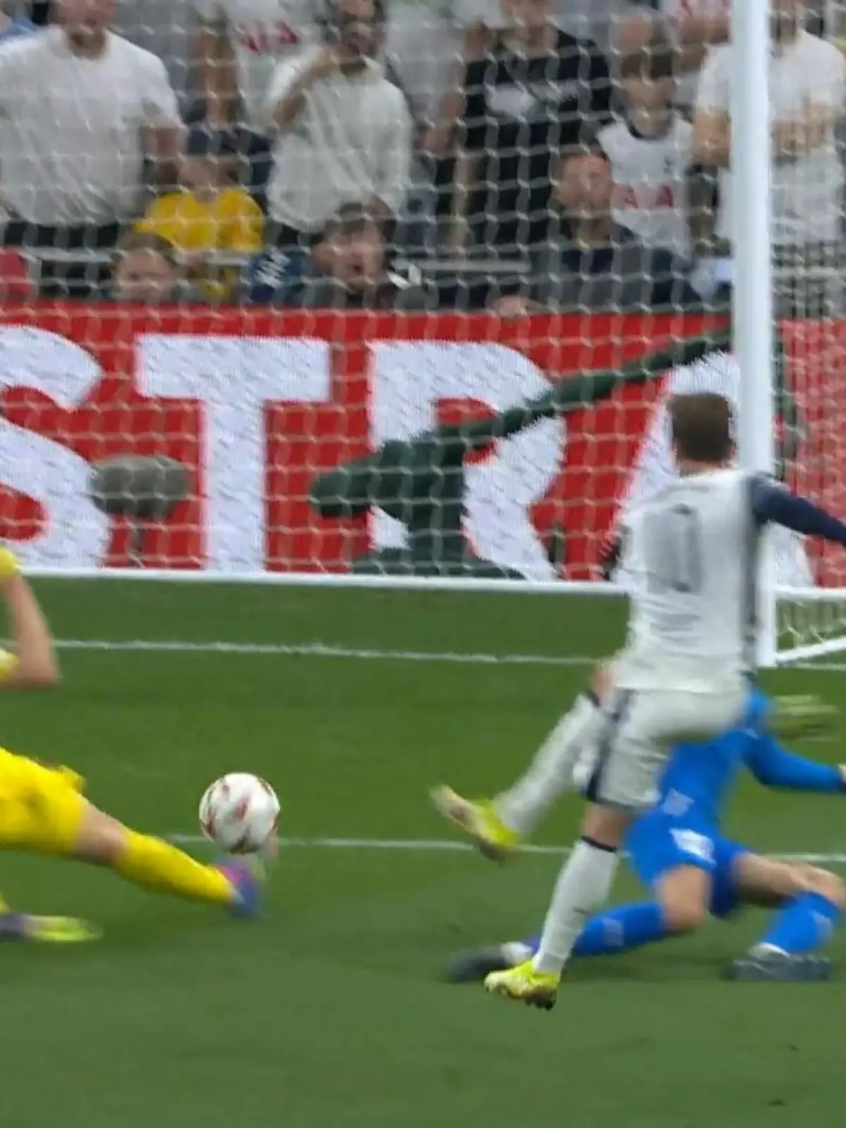 Bild zu: "2:0-Führung - Tottenham lässt Underdog abblitzen"