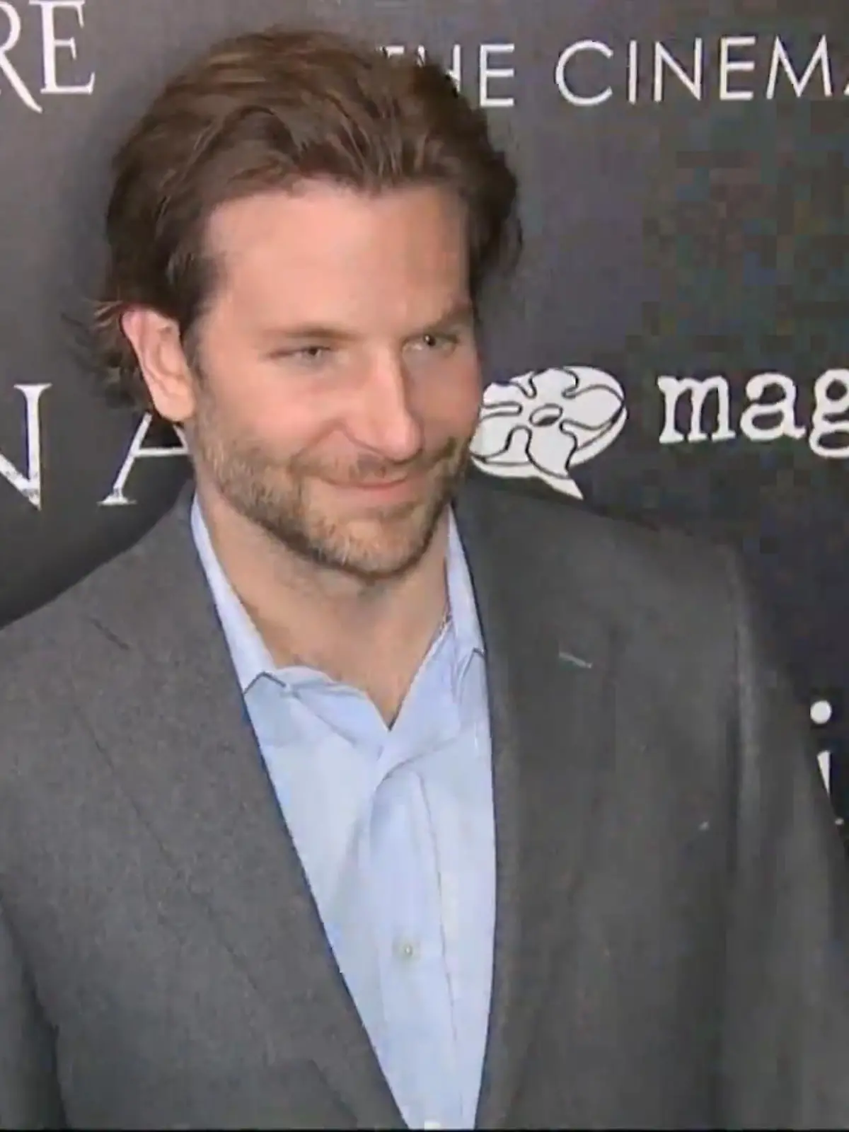 Bild zu: "Papa Bradley Cooper mit Töchterchen Lea beim Bummeln"