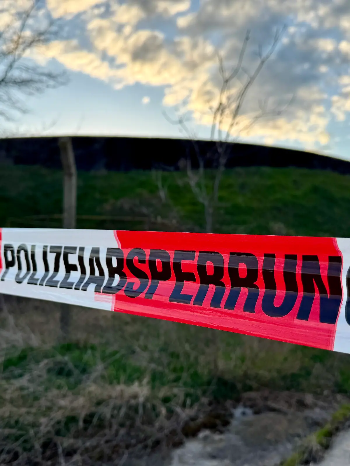 In diesem Güllebecken fand ein Arbeiter die Leichen. 