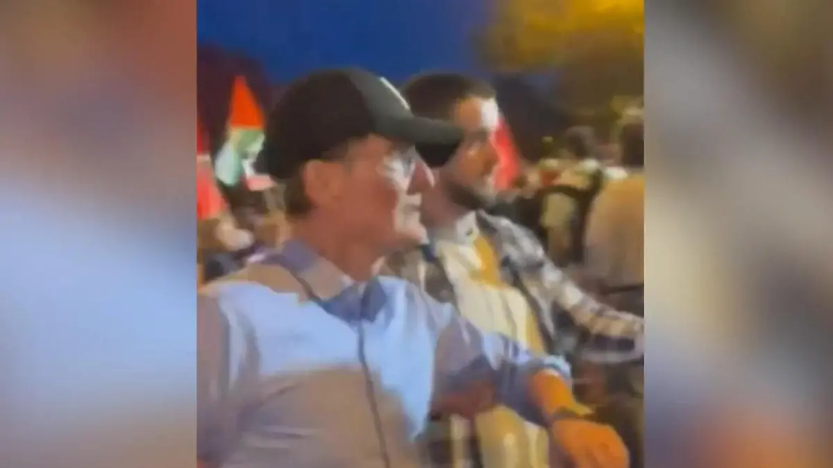 Völlig bedrängt! Lauterbach flieht vor Demonstranten „Ey, du Faschistenschwein"