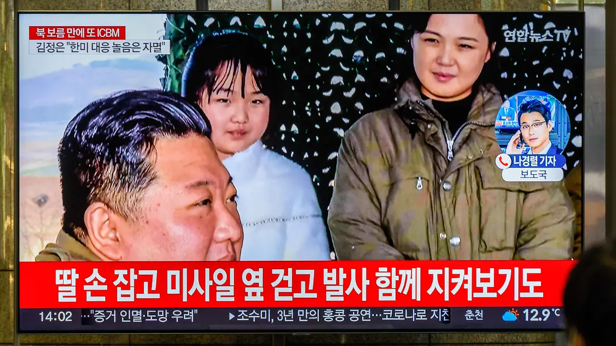 November 19, 2022, Seoul, South Korea: A TV screen shows North Korea s KCNA released a picture of North Korean leader Kim Jong Un L, his wife Ri Sol Ju R, and his daughter during a news program at the Yongsan Railway Station in Seoul, South Korea. North Korean leader Kim Jong-un declared a resolute nuclear response to threats by the United States during an on-site inspection of the country s test-firing of a Hwasong-17 intercontinental ballistic missile ICBM earlier this week, Pyongyang s state media said 19 November..The missile, launched from Pyongyang International Airport, flew 999.2 kilometers for 4,135 seconds at an apogee of 6,040.9km and landed in the international waters of the East Sea, according to the Korean Central News A - ZUMAs197 20221119_zaa_s197_029 Copyright: xKimxJae-Hwanx 