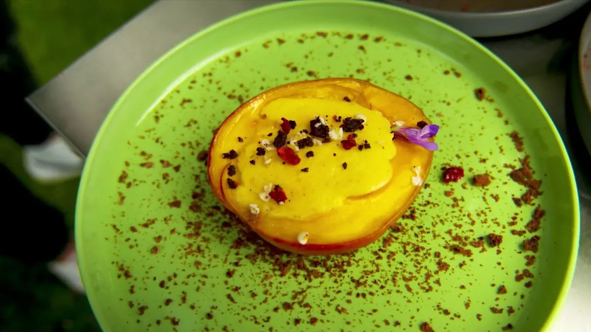 Die Nachspeise: Mit Käsekuchen gefüllte Mango