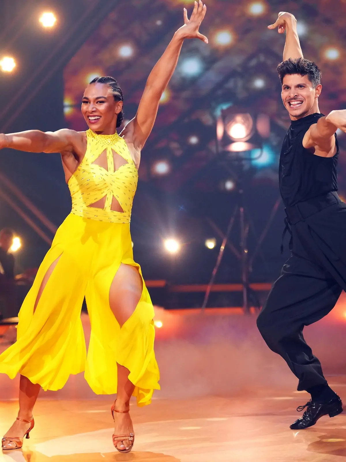 Marie Mouroum und Alexandru Ionel tanzen bei den Magic Moments einen Freestyle.