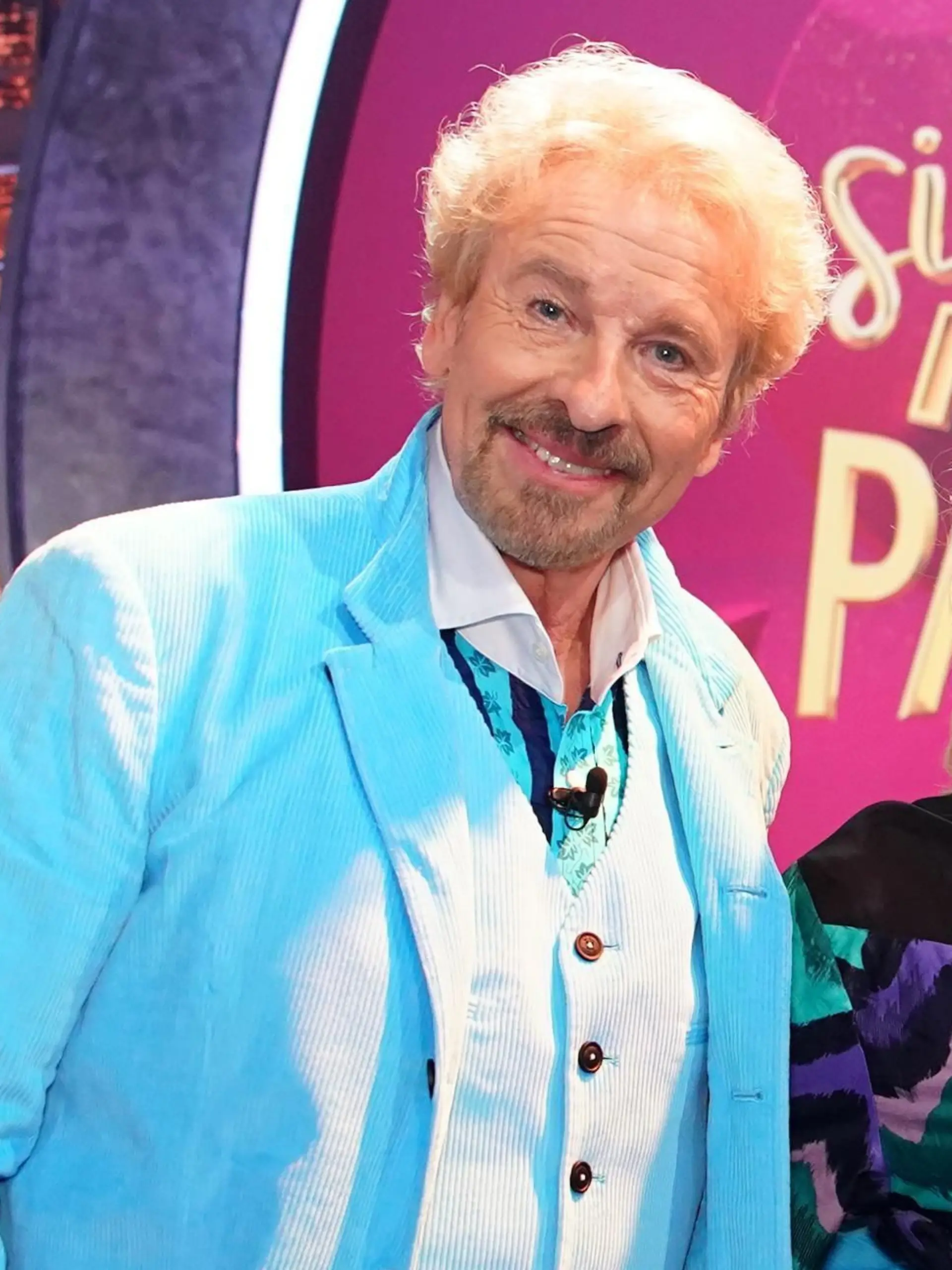 V.l.: Thomas Gottschalk, Barbara Schöneberger, und Günther Jauch

+++ Die Verwendung des sendungsbezogenen Materials ist nur mit dem Hinweis und Verlinkung auf RTL+ gestattet. +++