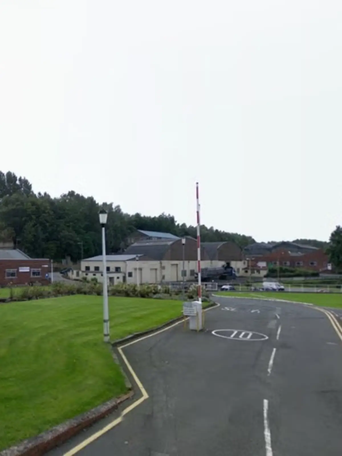 Der Junge wurde in einer Industriehalle in der englischen Stadt Gateshead gefunden.