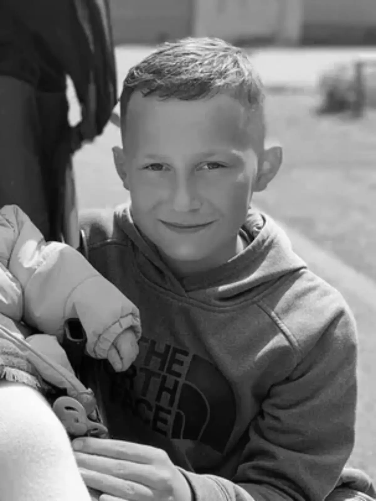 Bild zu: "Vermisster Junge tot in Lagerhalle – Familie und Freunde trauern um Layton (14)"