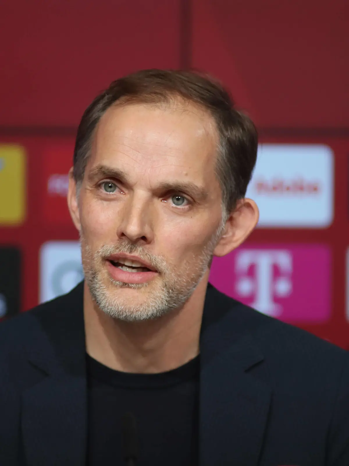 München, Deutschland 25. März 2023: Fussball, Herren, Saison 2022/2023, FC Bayern München, Pressekonferenz, Thomas Tuchel, Allianz Arena Pressekonferenz ,Thomas Tuchel, Trainer, FC Bayern München *** Munich, Germany 25 March 2023 football, men, season 2022 2023, FC Bayern Munich, press conference, Thomas Tuchel, Allianz Arena press conference ,Thomas Tuchel, coach, FC Bayern Munich