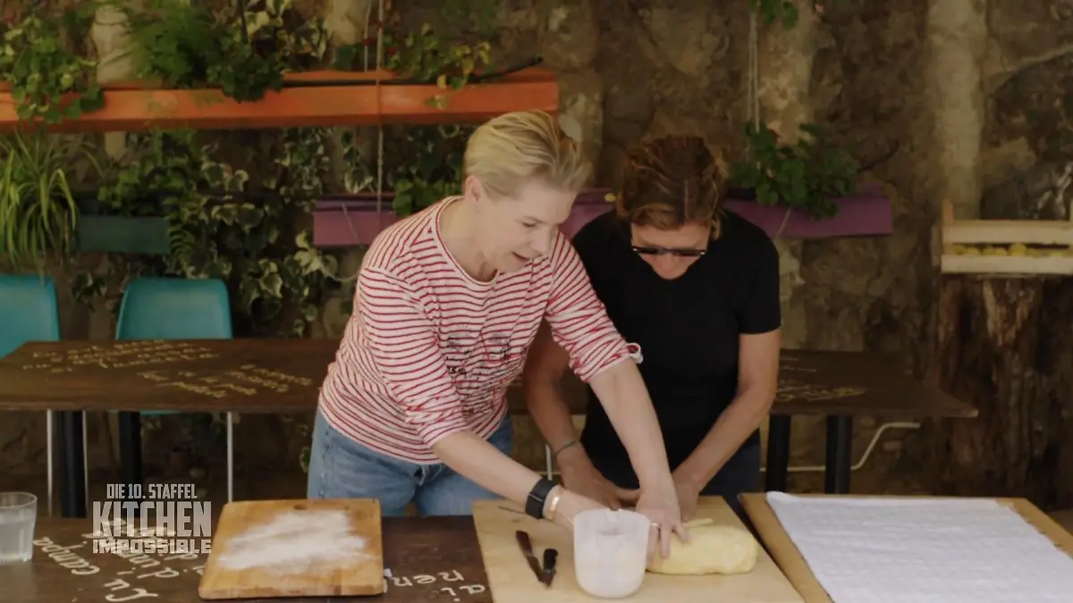 Gemeinsam rollen sie die Maccaroni Anna Sgroi und Cornelia Poletto