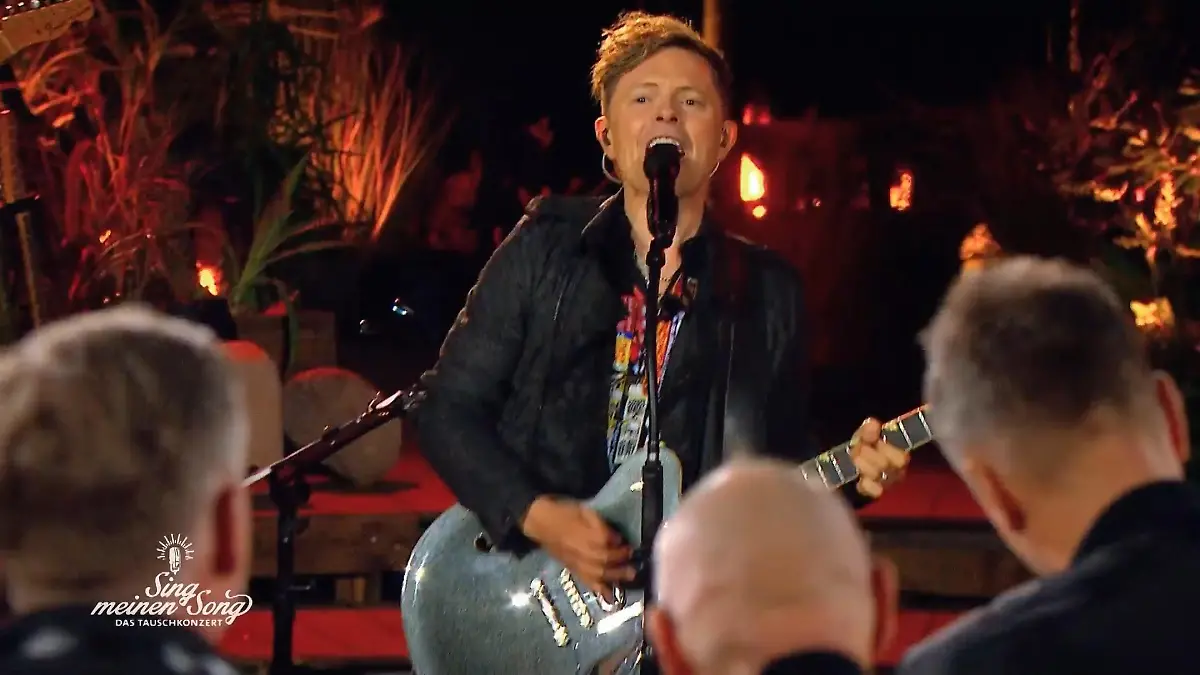 Rocken mit Michael Patrick Kelly Angus Young-Walk inklusive