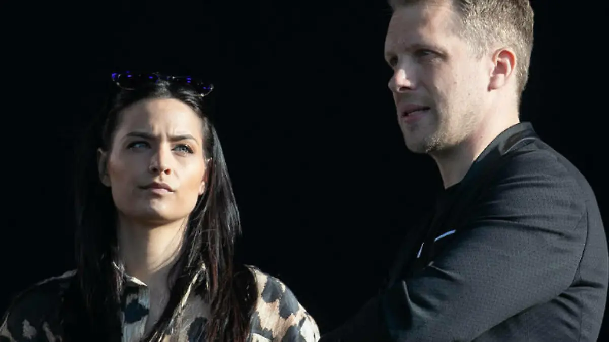 Oliver und Amira Pocher schweigen in Live-Sendung 8:46 Minuten