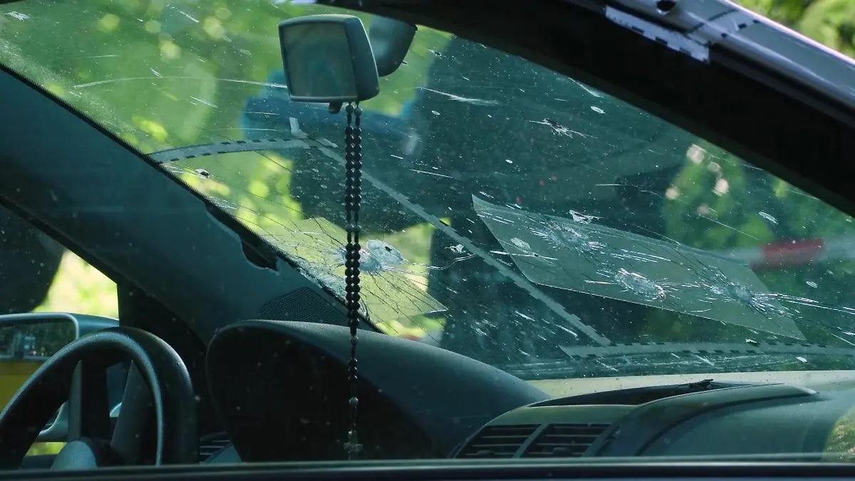 Das Auto der Opfer wurde durchlöchert.
