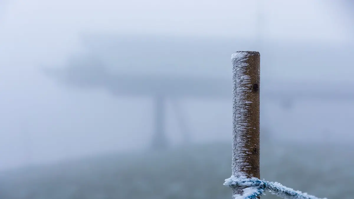 Frost aber kein Schnee lag am Dienstagmorgen auf dem Feldberg.