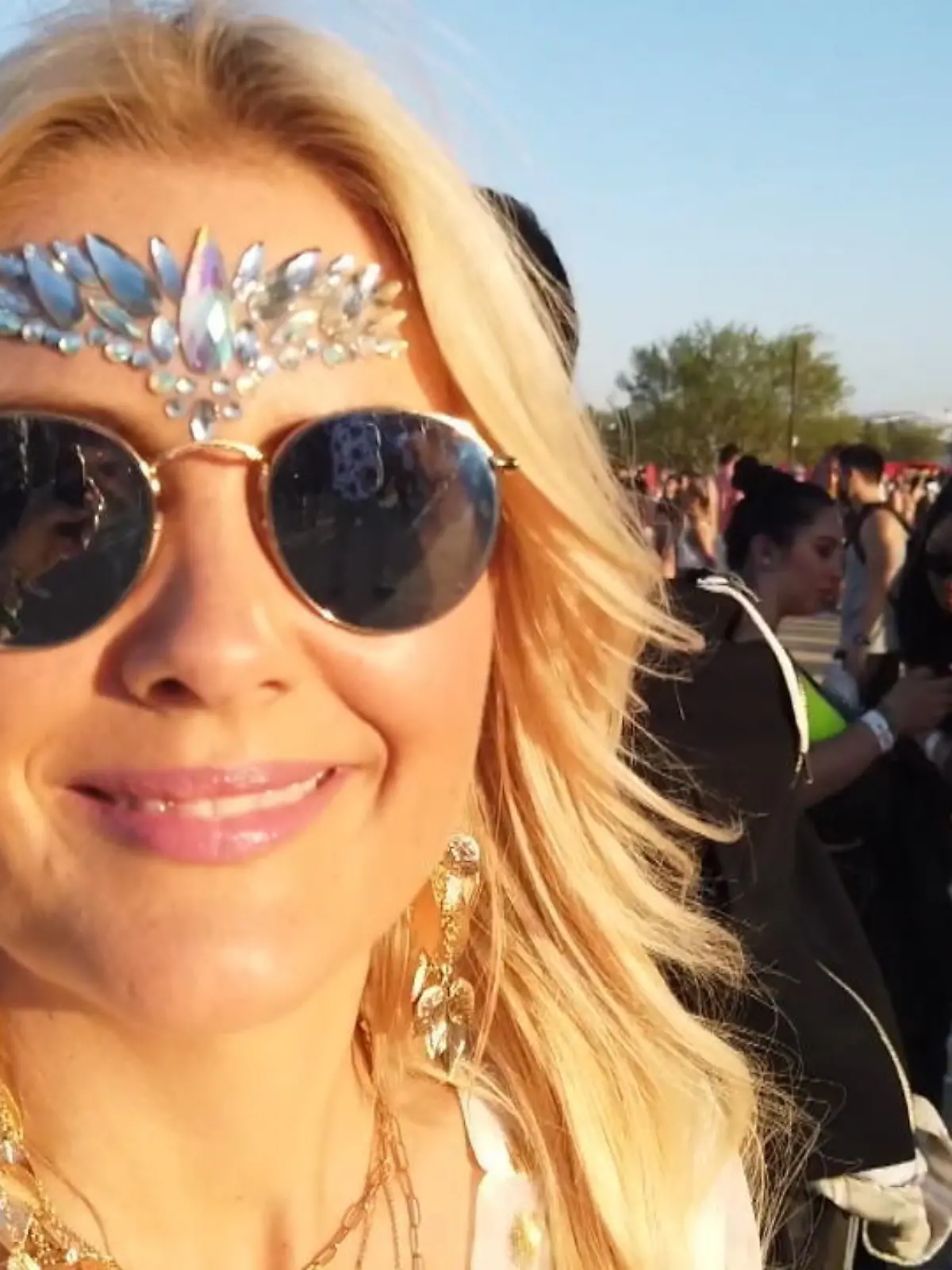 Bild zu: "Jennifer Knäble auf dem Coachella"