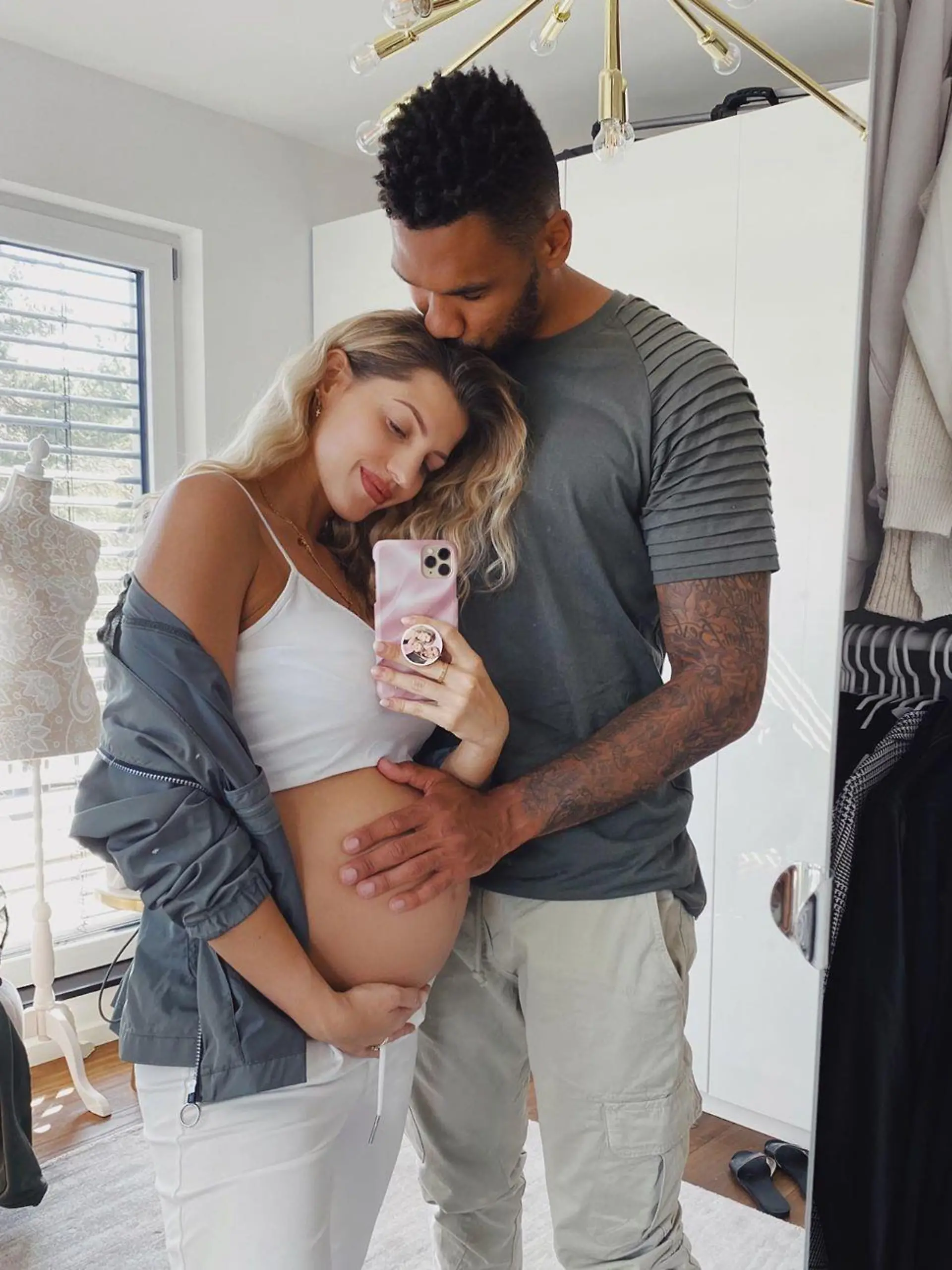 Sarah und Dominic Harrison erwarten ihr zweites Baby.