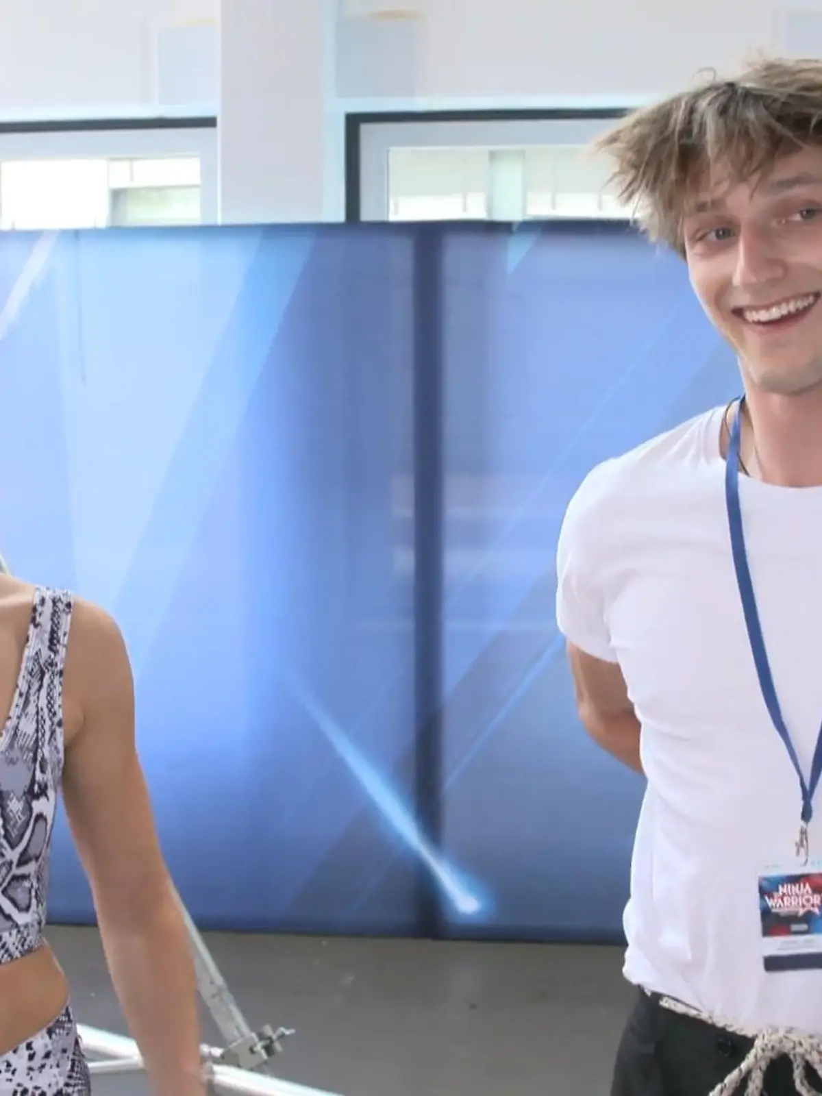 Bild zu: "Moritz Hans zeigt Renata Lusin die Ninja-Welt"