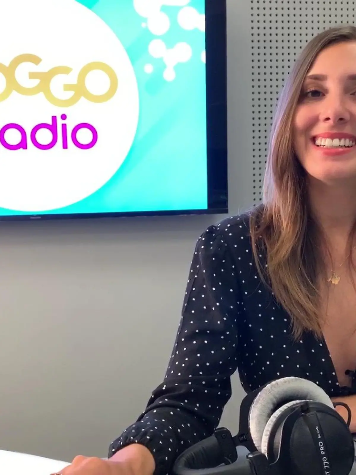 Vanessa Civiello im Studio von TOGGO Radio.