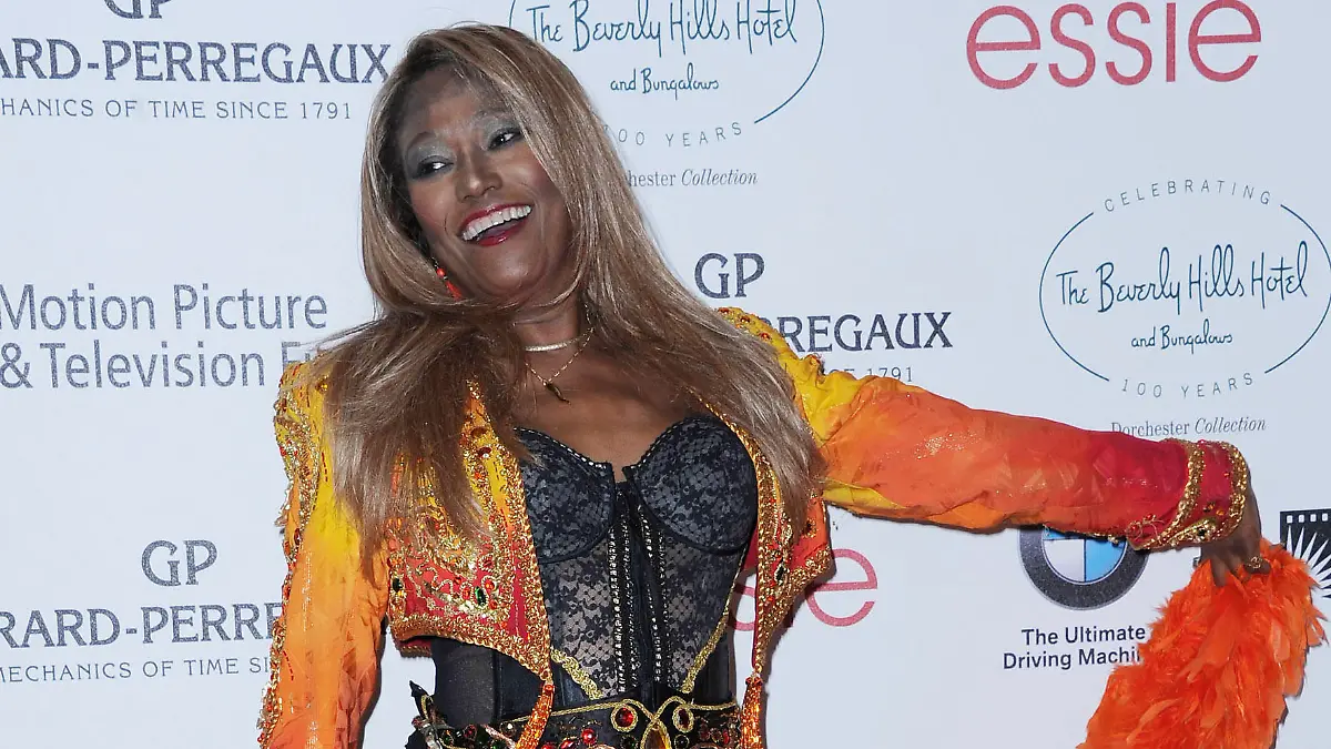 ARCHIV - 16.06.2012, USA, Beverly Hills: Bonnie Pointer nimmt an der Hundertjahrfeier des «Beverly Hills Hotel» teil. Pointer, eine der vier singenden Schwestern der amerikanischen Soul-Disco-Gruppe The Pointer Sisters, ist tot. Foto: Katy Winn/Invision/AP/dpa +++ dpa-Bildfunk +++