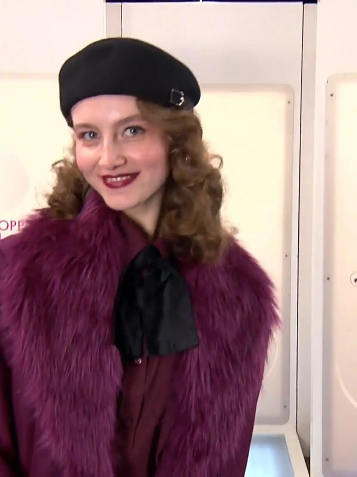 Bild zu: "Mit diesem Look setzt Luisa bei der „Shopping Queen“ in Hannover ein beerenstarkes Fashion-Statement"