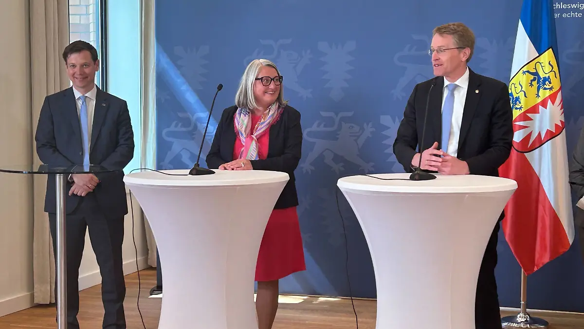 Voller Vorfreude auf ihre neue Aufgabe nimmt Dr. Dorit Stenke ihr neues Amt entgegen.