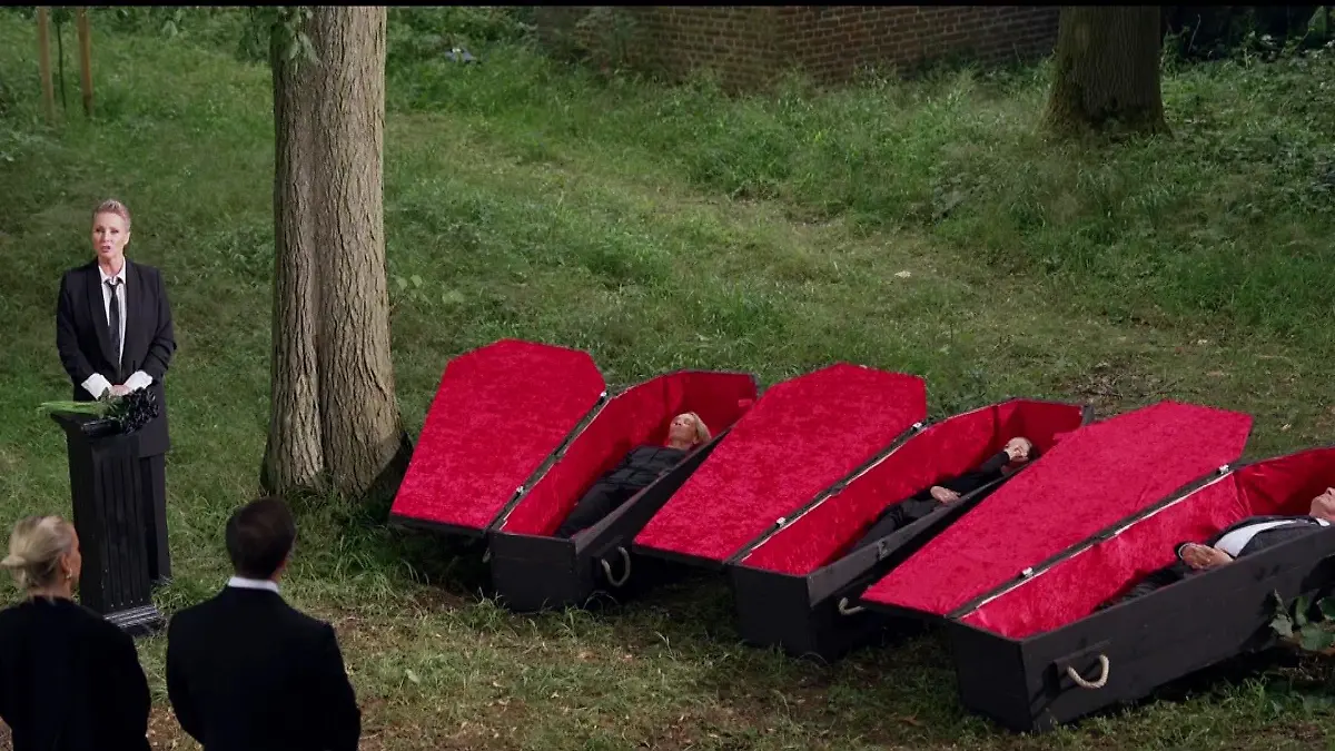 Hier wird ein Promi vor allen anderen beerdigt Schaurige Stimmung bei „Die Verräter“