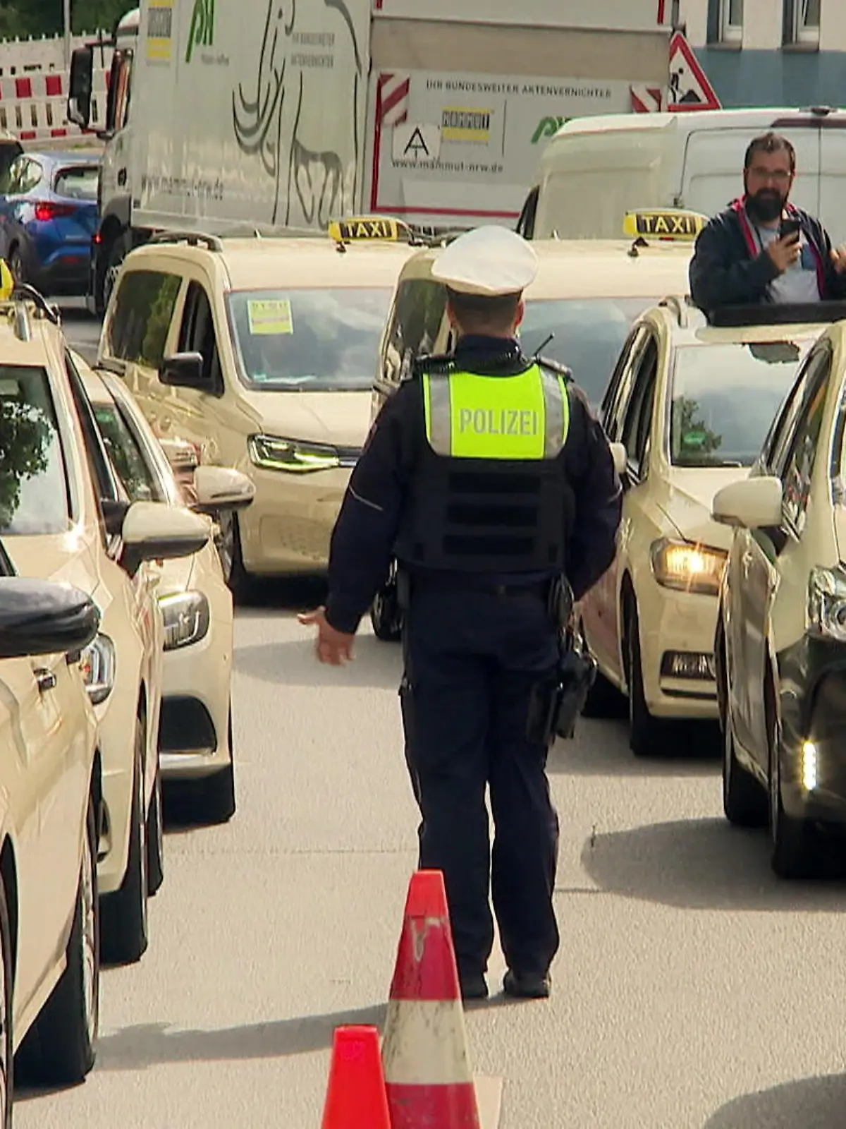Bild zu: "Taxi-Protest für fairen Wettbewerb"