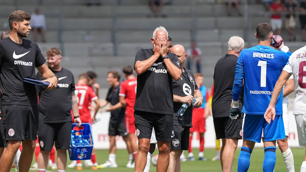 Christian Neidhart erleidet einen Notfall auf dem Platz