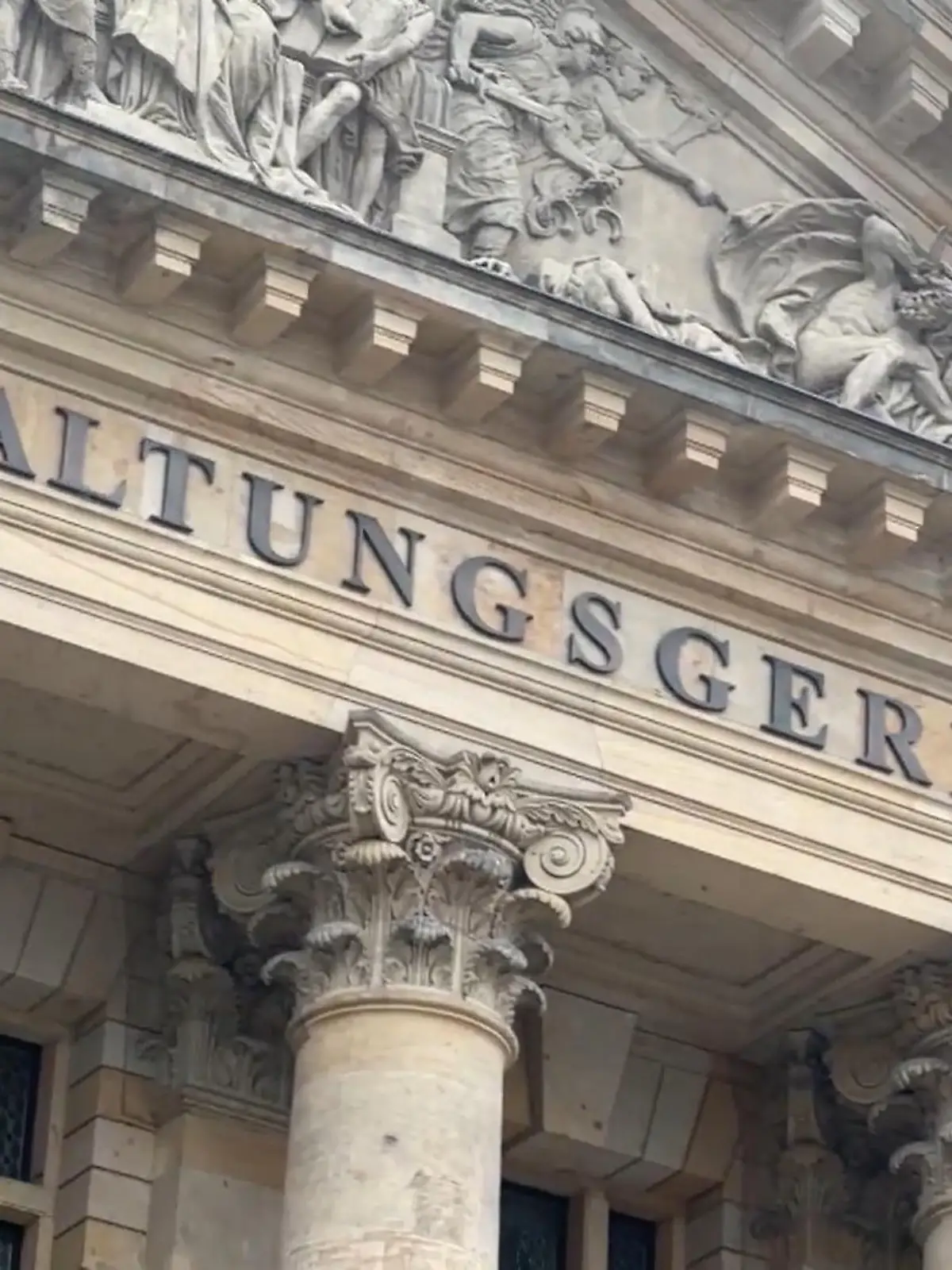 Bild zu: "AfD doch nicht „gesichert rechtsextremistisch”?"