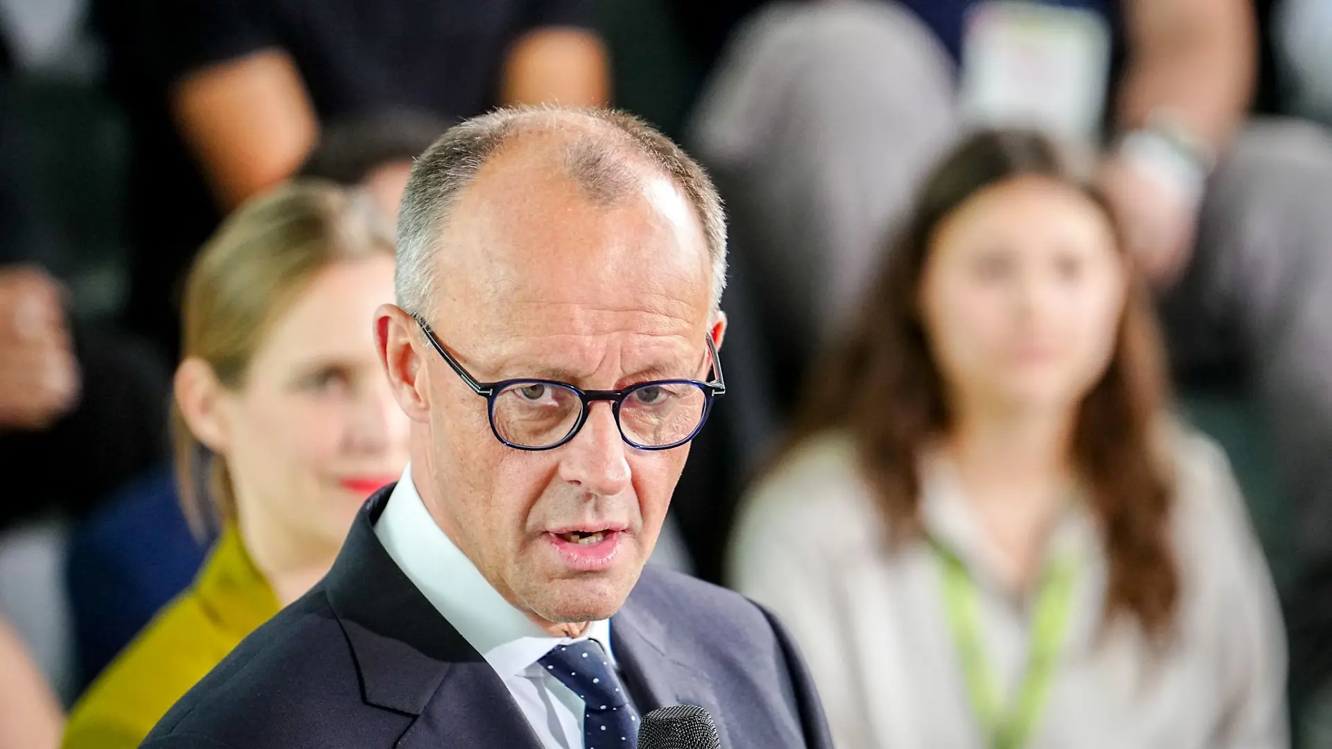 Es gibt einen neuen Papst - und Bundeskanzler Friedrich Merz gehört zu den ersten Gratulanten.