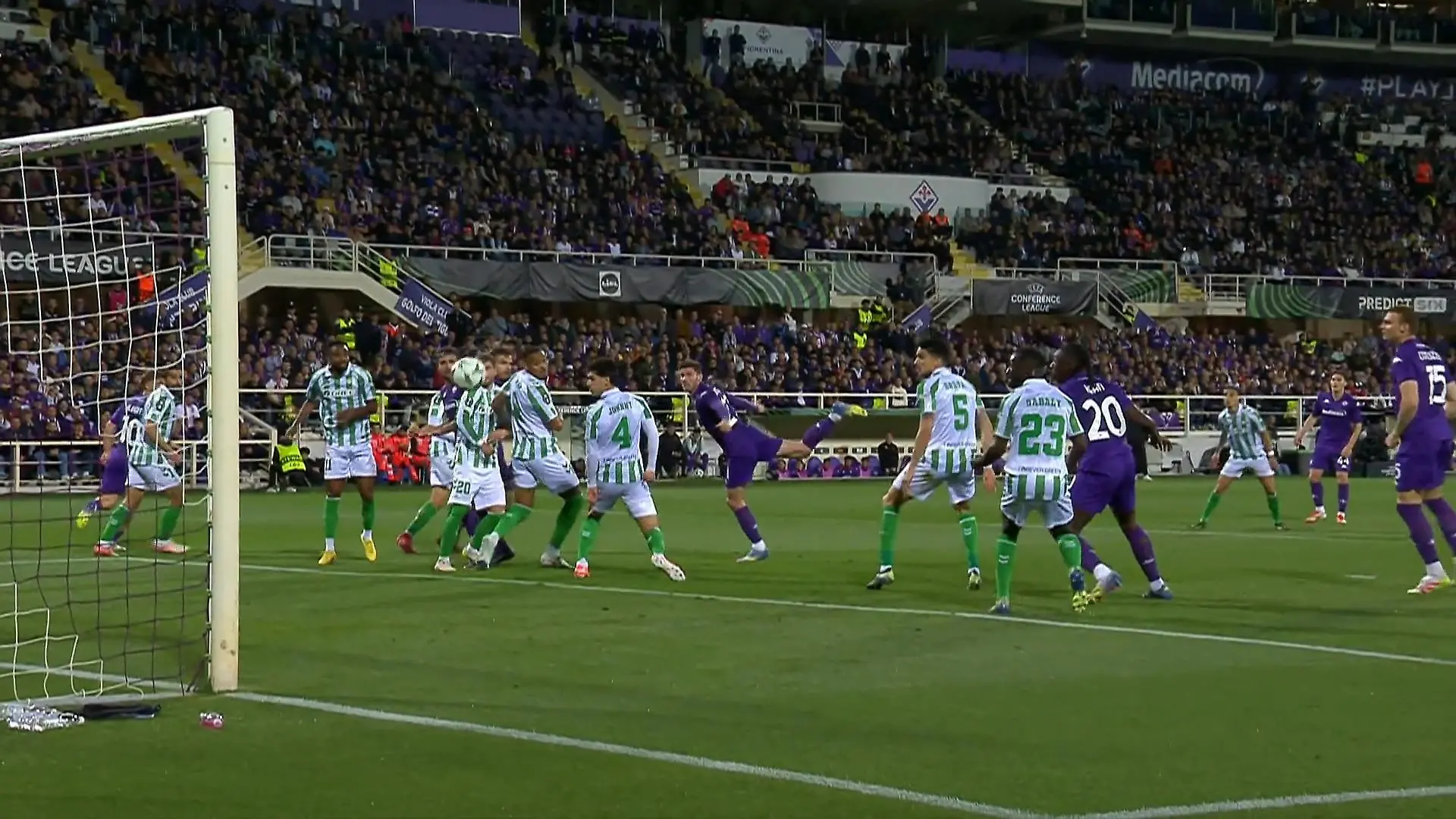 Gosens-Kopfball wie ein Rammbock Fiorentina meldet sich zurück