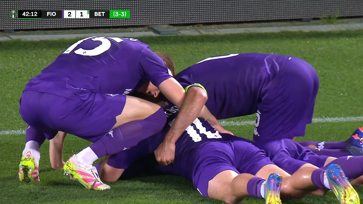 Gosens Traum-Kopfball zur Führung Fiorentina Doppelschlag