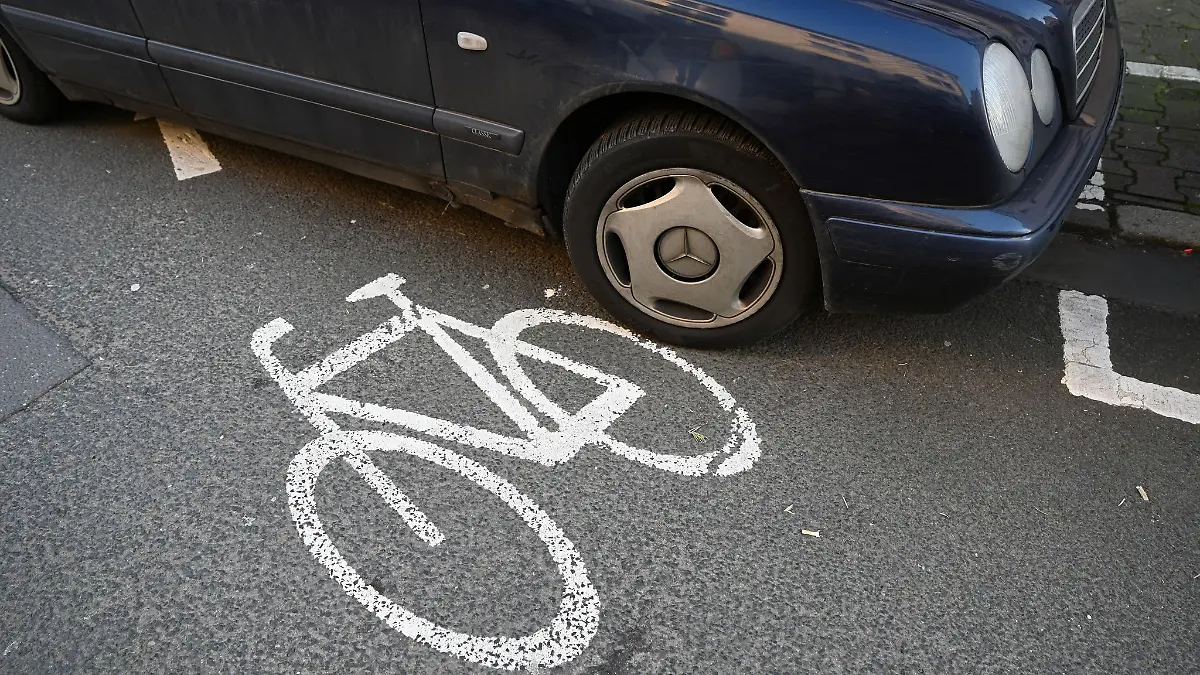 Im Zuge der Verkehrswende sollen auch die Fahrradwege ausgebaut werden (Symbolfoto)