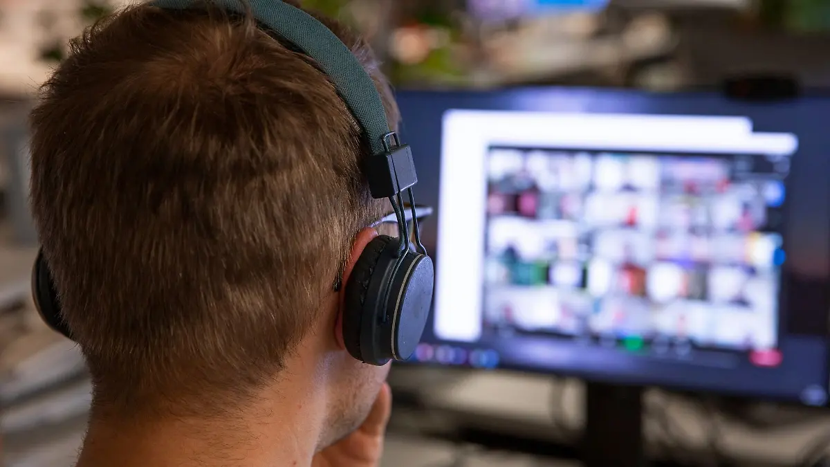 Bild zu: "Teams weiß bald, von wo aus ihr arbeitet! Wie ihr euch JETZT noch wehren könnt"