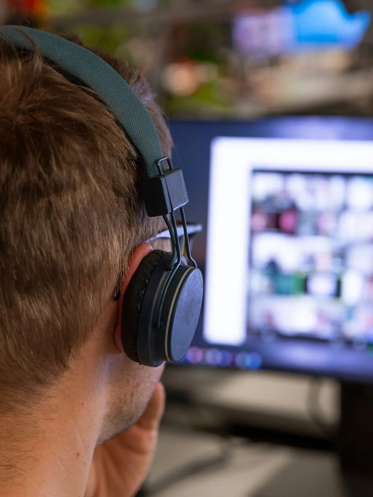 Bild zu: "Teams weiß bald, von wo aus ihr arbeitet! Wie ihr euch JETZT noch wehren könnt"