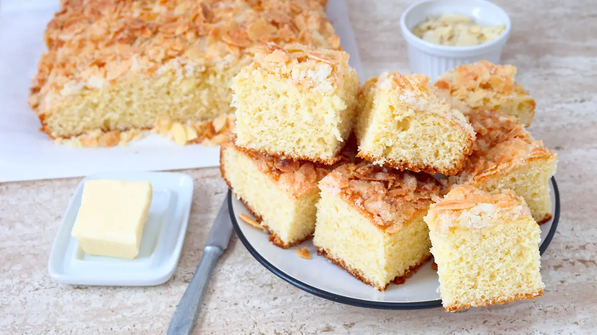Butterkuchen nach Frau Martin: Endlich wissen wir, wie Bibis und Tinas Lieblingskuchen schmeckt. (Symbolbild)