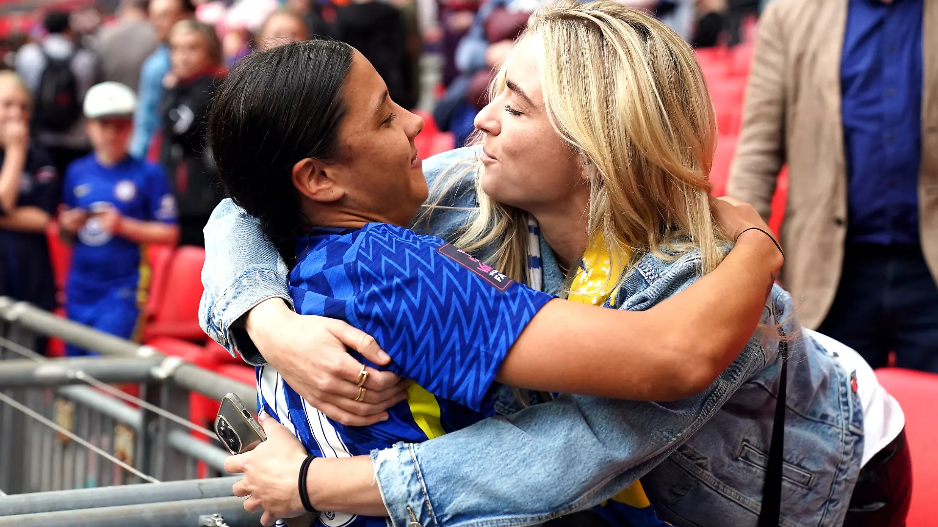 Sam Kerr und Partnerin Kristie Mewis.