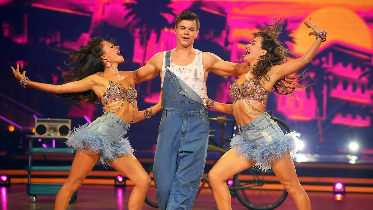 Kann Taliso Engel mit dieser Salsa überzeugen? Es ist der erste „Let’s Dance”--Dreier des Abends