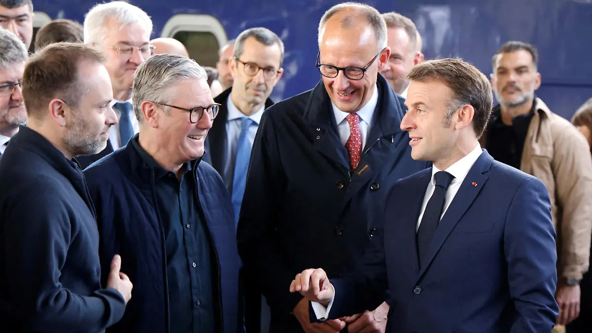 Für eine Waffenruhe! Merz reist mit Sonderzug nach Kiew Mit Macron, Starmer und Tusk
