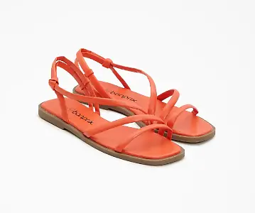 Fabrenfrohe Sandalen