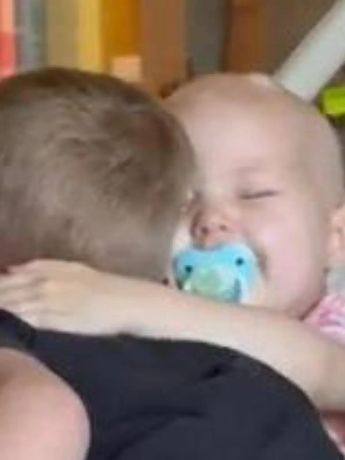 Bild zu: "ER lässt ihr Herz strahlen! Abby (3) kämpft gegen Krebs"