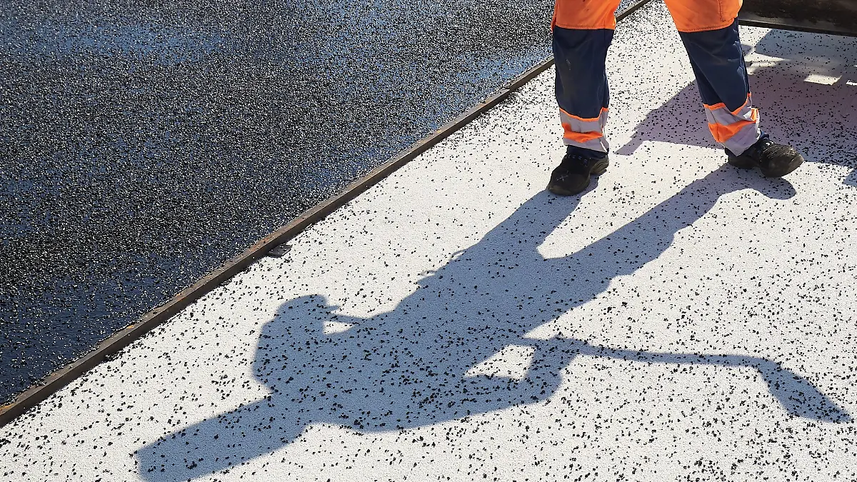 Mehrere Straßenbauunternehmen aus ganz Deutschland sollen sich bei Aufträgen für Kommunen über Jahre abgesprochen haben. (Symbolbild)